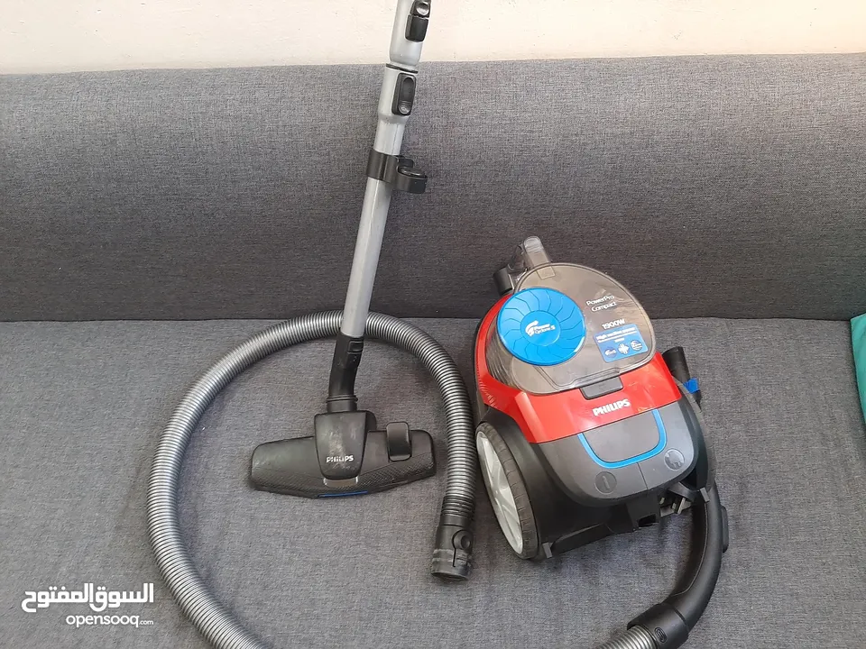 مكنسة كهربائية ماركة فيليبس بدون كيس 1900 واط  شغاله 100% قوة شفط عاليه جدا  Phillips vacuum cleaner