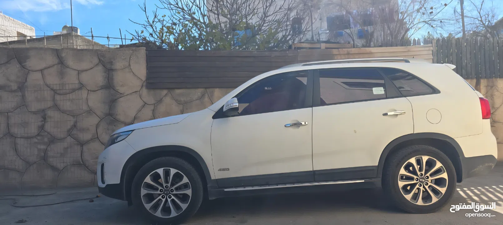 جيب كيا 7مقاعد بحالة ممتازه