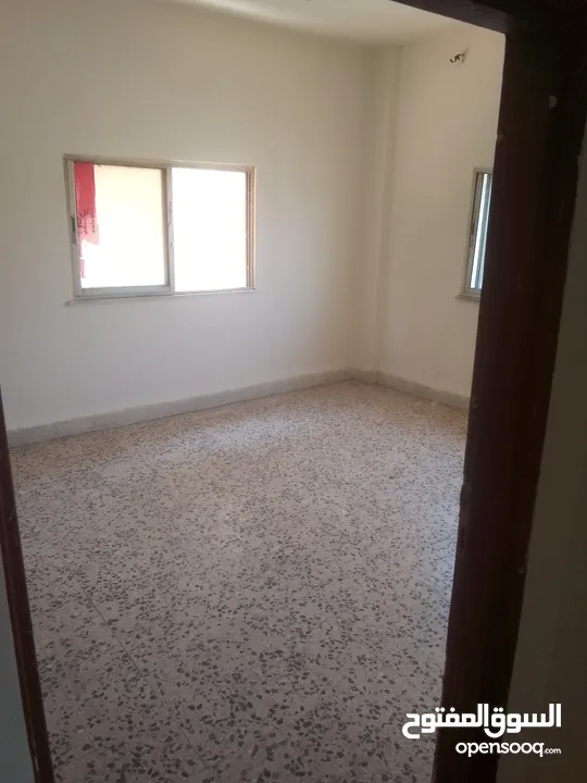 شقة طابق اول