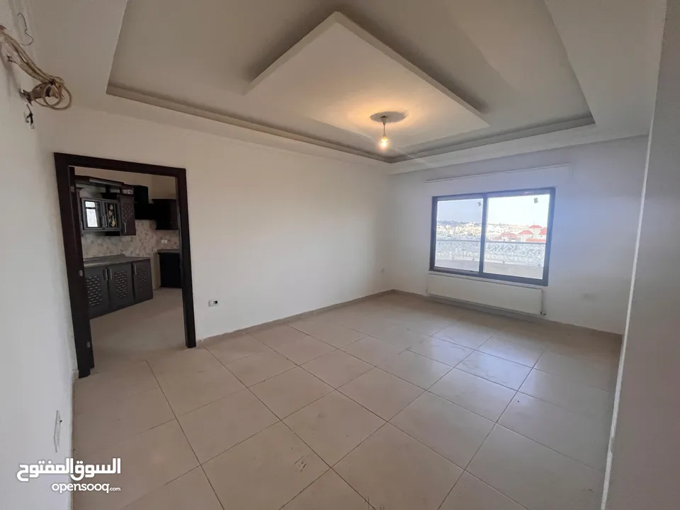 شقة فخمة كبيرة ( 230م) ذات إطلالة بانورامية رائعة و عالية في أجمل مناطق شفا بدران. منطقة قصور وفلل.