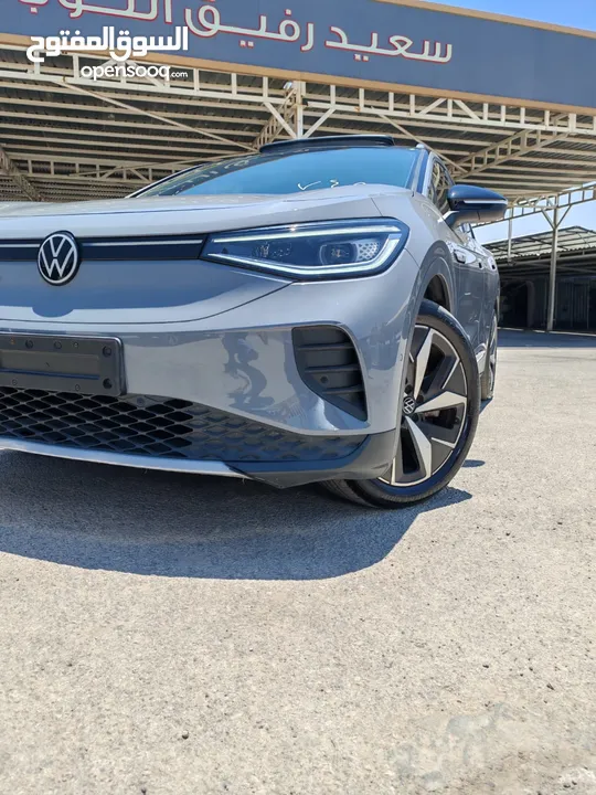 VOLKSWAGEN ID.4 CROZZ PRO   مع فتحه بانورما متحركة عداد 9k فقط