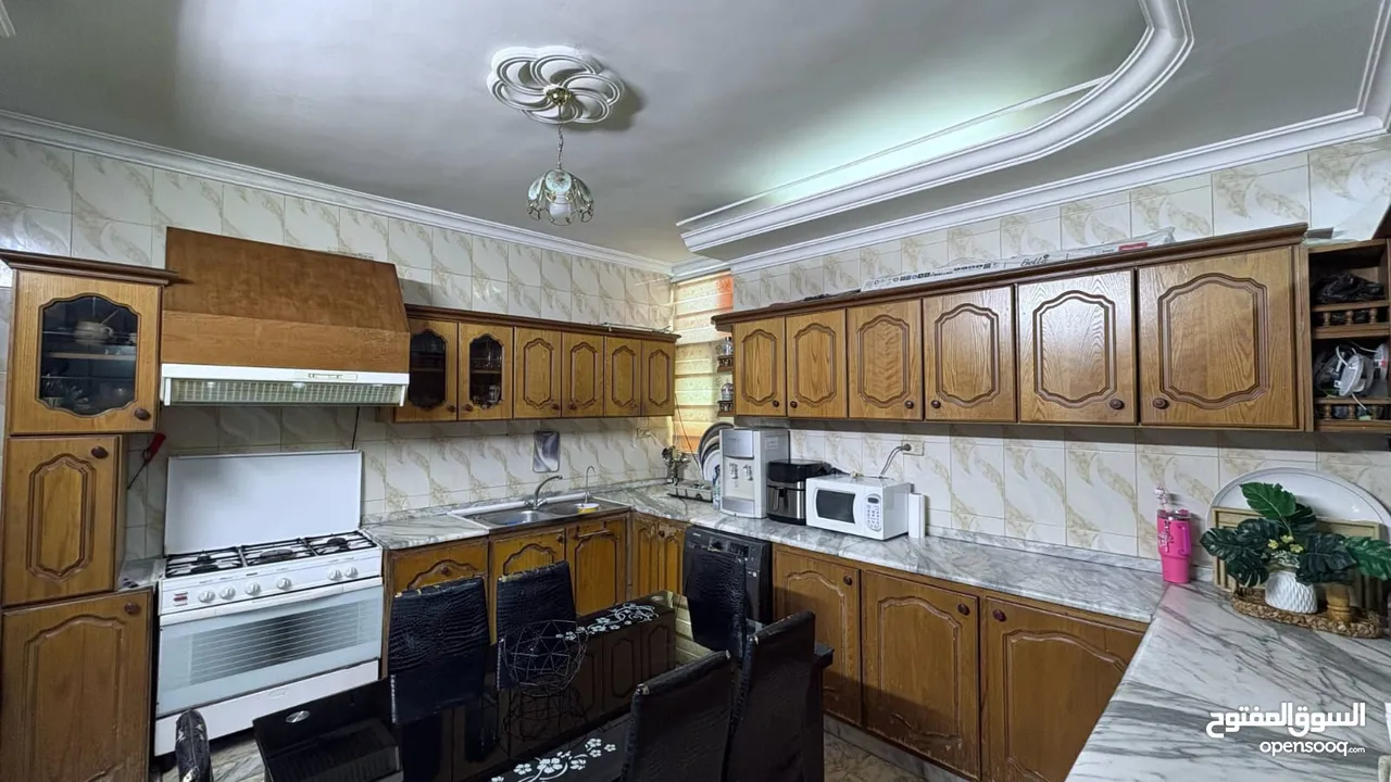 خزائن مطبخ خشب mdf مغطى بقشرة بلوط