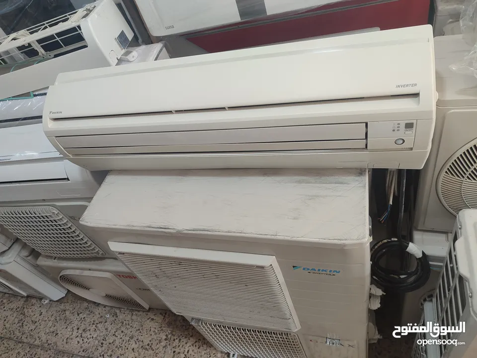 مكيفات مستعملة إنڨيرتر و عادي شامل التركيب في حالة ممتازة.