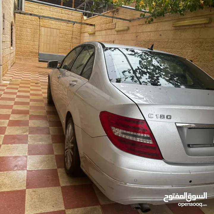 سيارة مرسيدس للبيع
