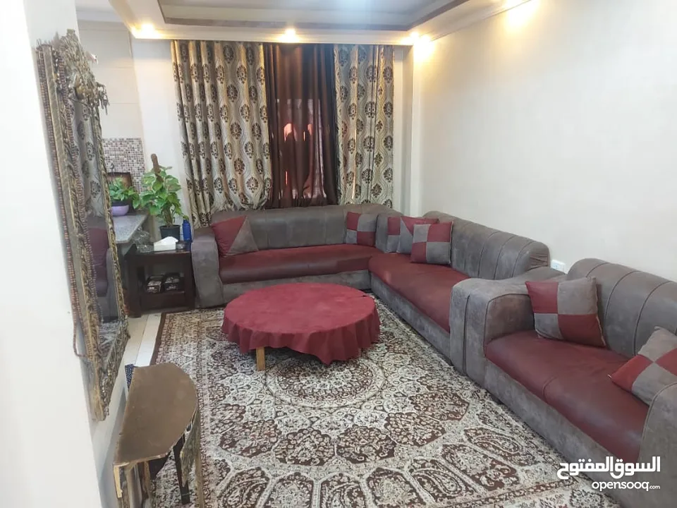 شقه / للبيع //جبل الزهور