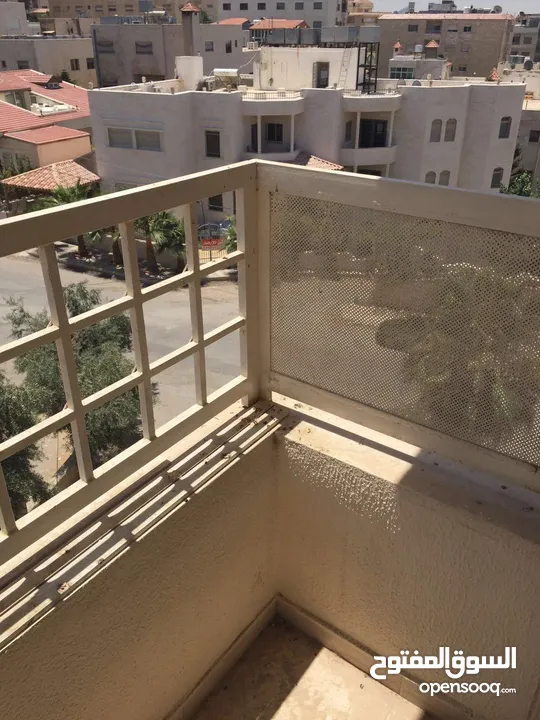 شقة في ضاحية الرشيد للايجار - غرفتين غير مفروشة