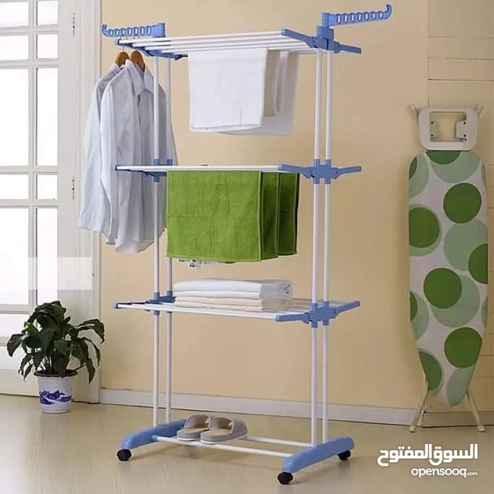 منشر الغسيل الشتوي ثلاث طبقات يتحمل كمية كبيرة من الملابس حتى 40 كيلو غرام  بفضل إطاره القوي والشريط