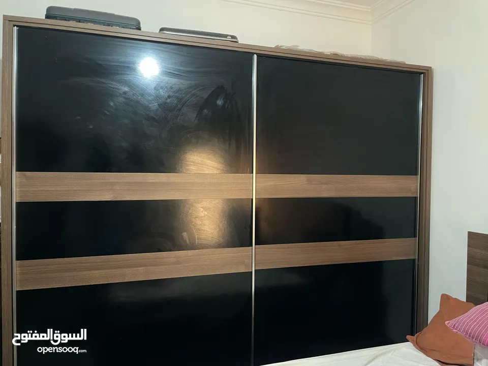 غرفة نوم كاملة سرير مزدوج بحالة ممتازة للبيع صناعة تركية ممتازة للبيع