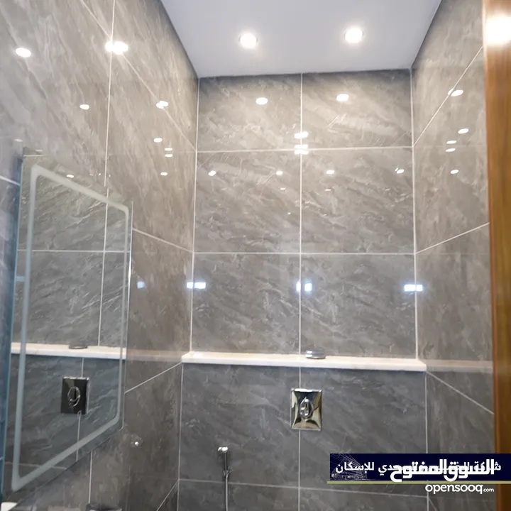 شقه طابق اول للبيع بسعر مميز بأفضل موقع في مرج الحمام
