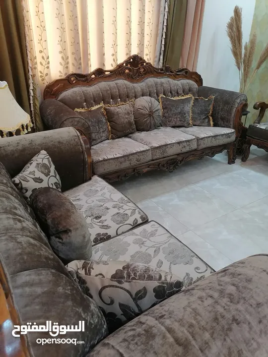 طقم كنب 7 مقاعد ،خشب زان مصري،معاه طاولات جانبية،بحالة ممتازة