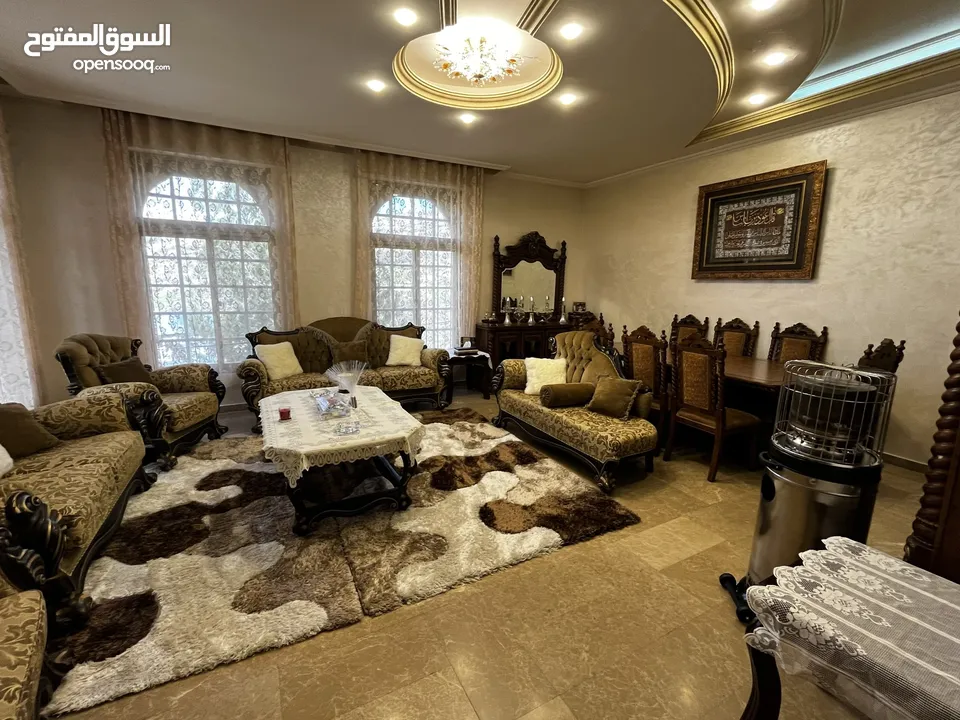فيــلا مميزة للبيع –  طريق المطار  - خلف مدارس الشويفات