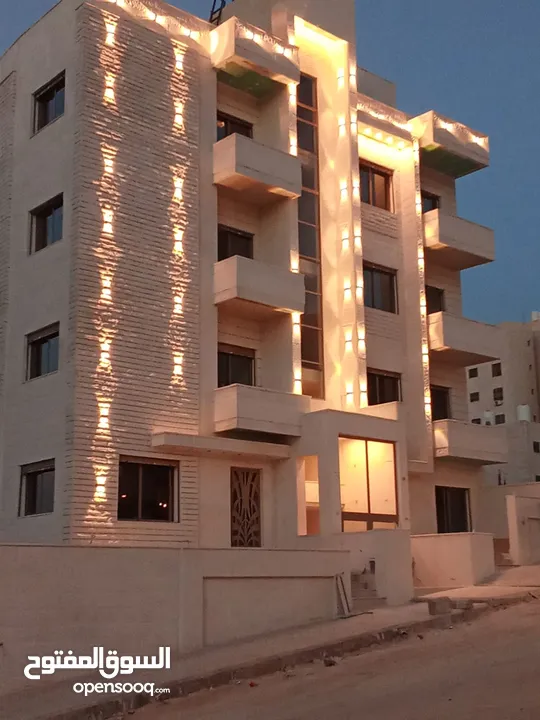 شقة للبيع طابق اول 100 متر مربع في حي عدن  دوار الجبالي