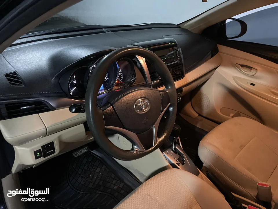 تويوتا يارس 2017. مواصفات خليجية 1500cc. اقتصادية جداً واكثر من الهايبر.  شغل وامشي. دهان اسود