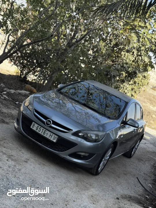 اوبل استرا 2012 الأحلى بخواتها