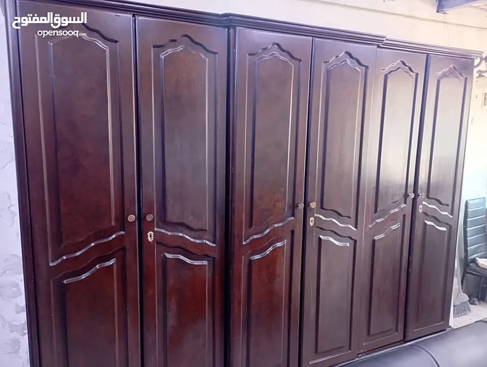خزانة ملابس 6 ابواب خشب لاتيه بحال ممتازه جدا