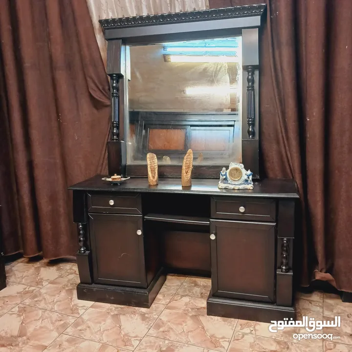 غرفه نوم شبه جديد بيع سعر مغري