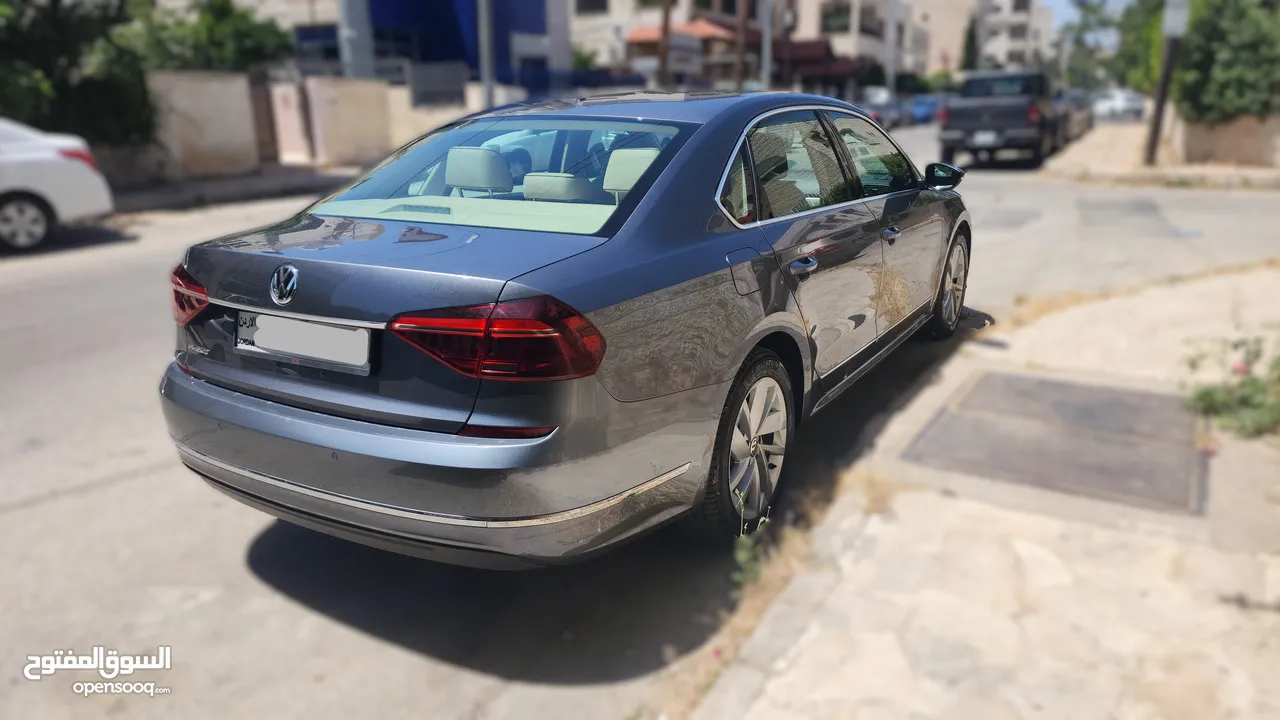 Volkswagen Passat 2018 Grey 81% autoscore