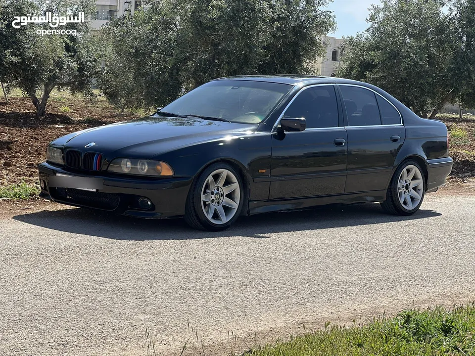 Bmw 520i e39 بي ام دبليو دب جير عادي الرجاء التواصل على رقم بالاعلان  ا2003