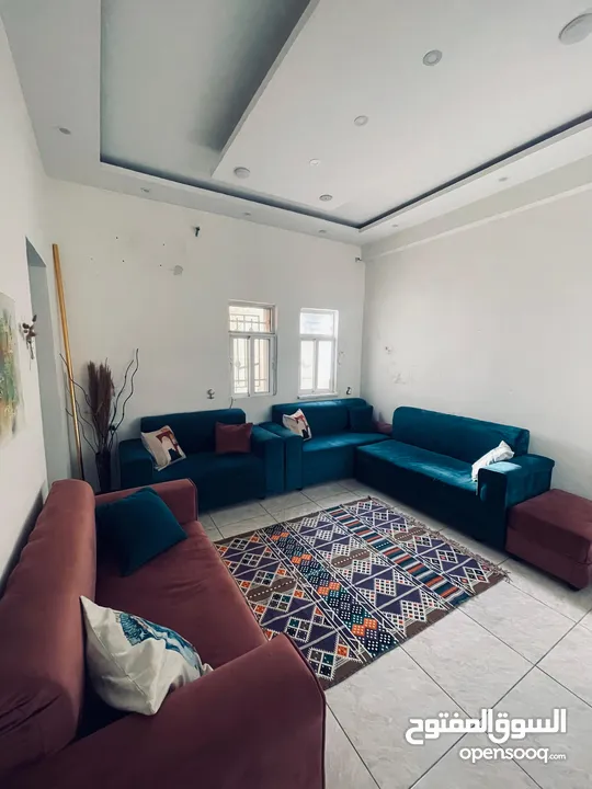 طقم كنب 9 مقاعد +بفه  بحاله ممتازه