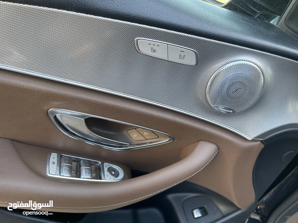 Mercedes-Benz/ E220 مرسيدس
