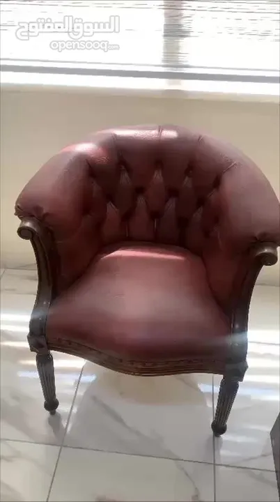 طقم كنب فاخر من خشب الزان والجلد