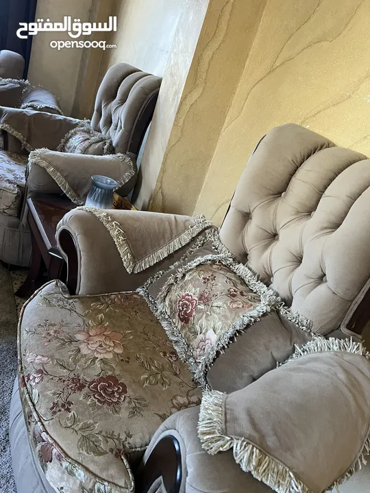 طقم كنب سبع مقاعد