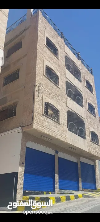 عمارة تجاري 8 شقق و 3 مخازن تجاري