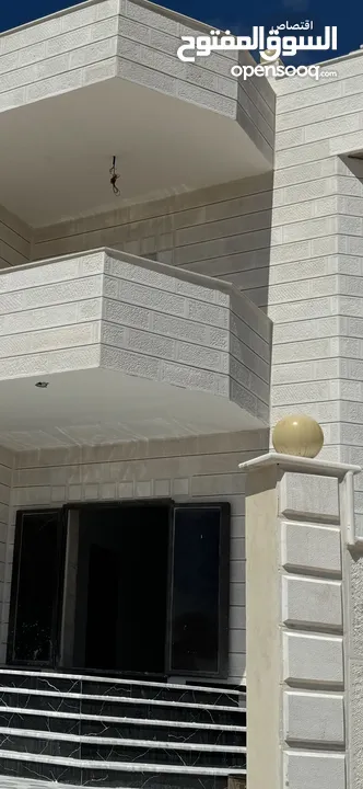 فيلا عصريه وفاخره للبيع