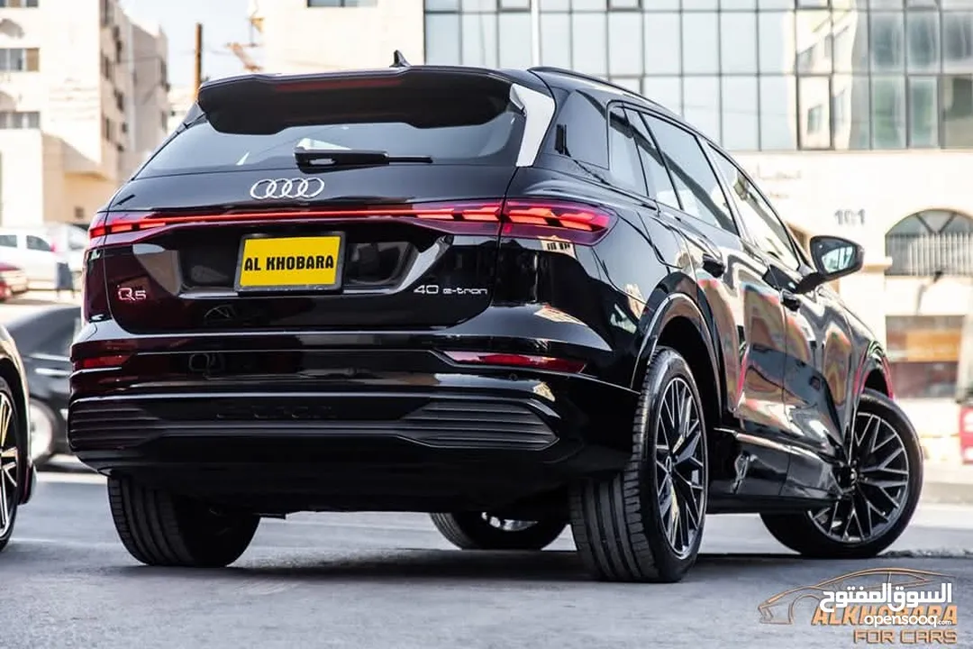 Audi Q5 2022 40 E-tron Quattro   يمكن التمويل