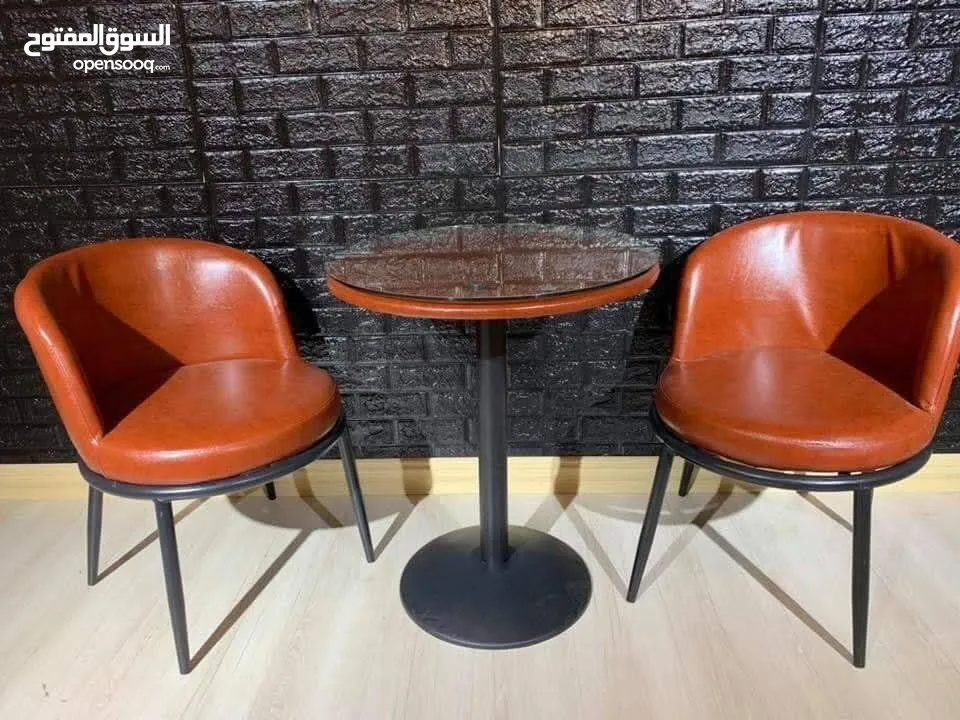 طاولة وسط مع كرسيتين  عرض عرض عرض لا تضيعوه من بين ايديكم اغتنموا الفرصة