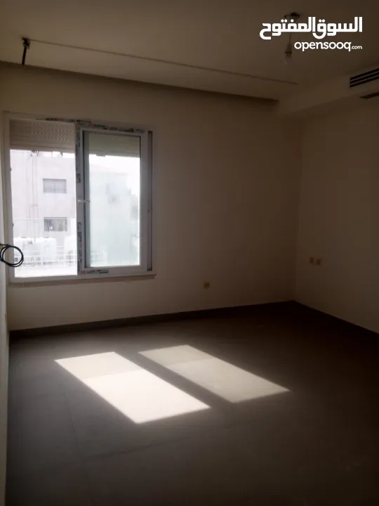 شقه اخير مع روف للبيع في عبدون - ref:14681