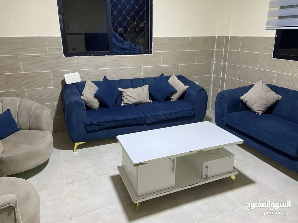 طقم كنب للبيع بداعي السفر