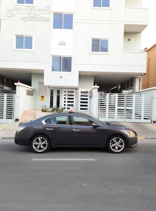 Nissan Maxima 2012 for sale in Bahrain in Excellent condition, Full Option with Sunroof V6