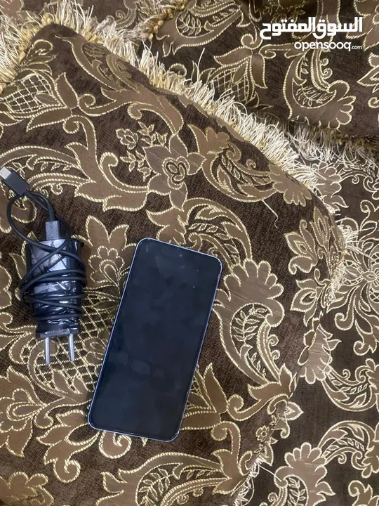 سامسونج  A55 5g وكاله كما موضح بصور للبيع او البدل علا ايفون ودفع فرق مني معو شاحن الاصلي سريع جدآ..