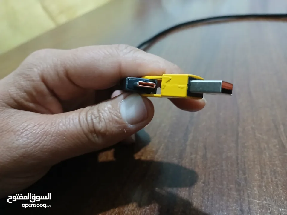 وصلة شحن بقوة 27 واط متعددة المخارج