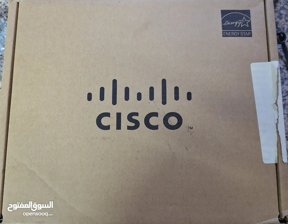 تلفون Panasonic لا سلكي وتلفون مقسم نوع Cisco