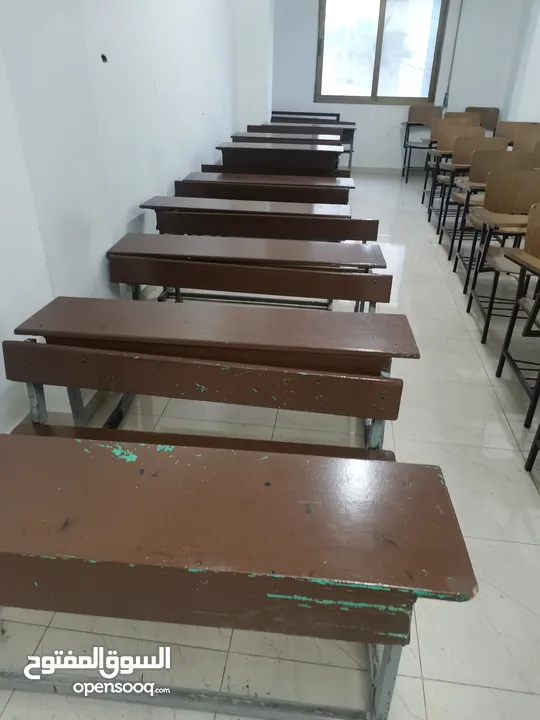 خدمة صيانة المقاعد المدرسية والأثاث الخشبي