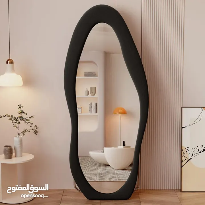 مرايا ترند عالمياً... تصميم موجي ومنحوت فخم يخلي أي زاوية تصير قطعة فن جاهزة للتصوير انعكاس نقي