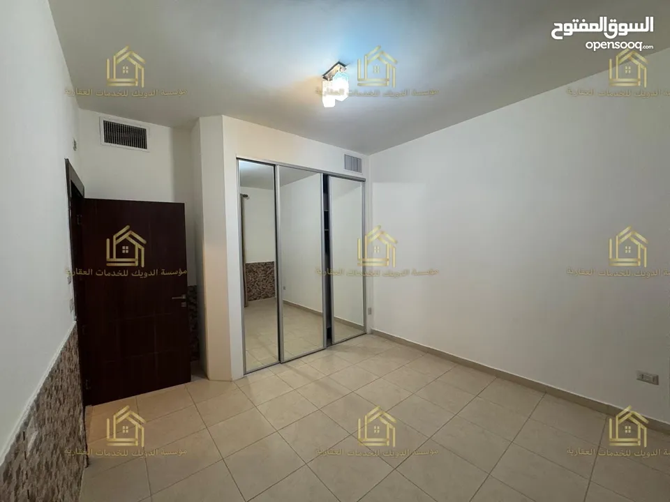 شقة فاخرة سوبر ديلوكس في أرقى واجمل مناطق عبدون ارضي مع ترس 3نوم