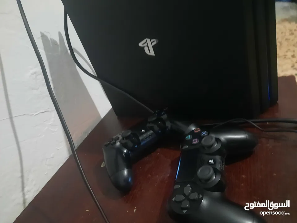 بلاستيشن 4 برو مع حساب العاب مجاني