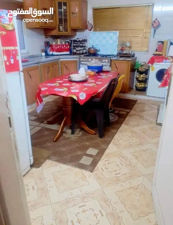 بيت مستقل للبيع في حي القمر الزواهره