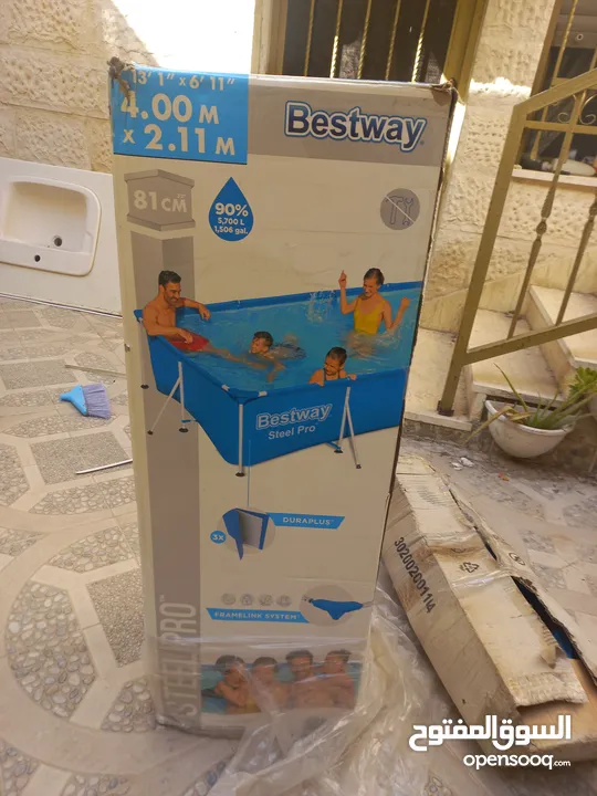 مسبح مستعمل لمده شهر فقط استعمال خفيف