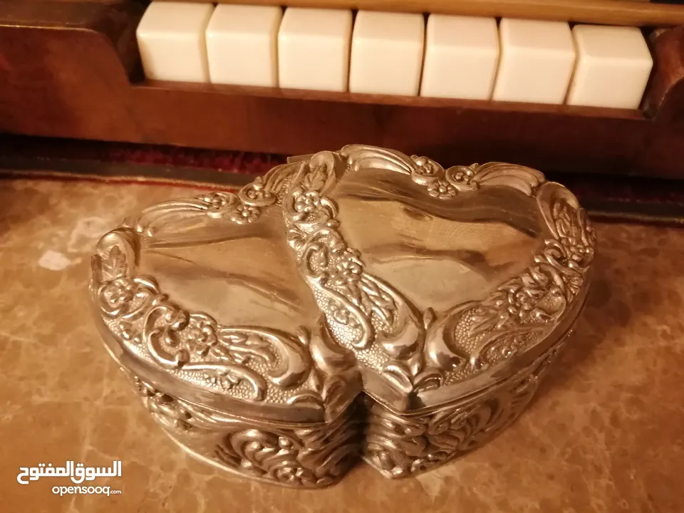 تحف وانتيكات للبيع