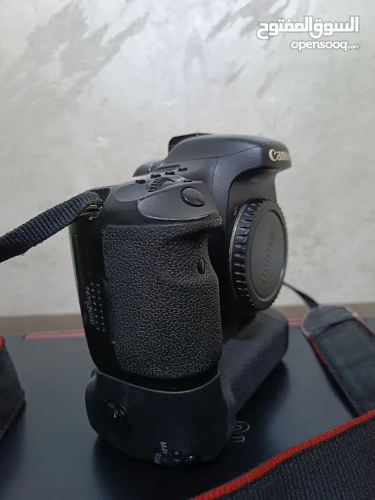 Canon 7D  Canon 1200D بحاله ممتازه