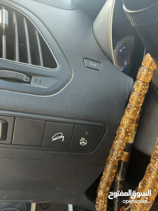 توسان ترخيص 2014 فل مع فتحه وبصمه رخصه وتامين شامل