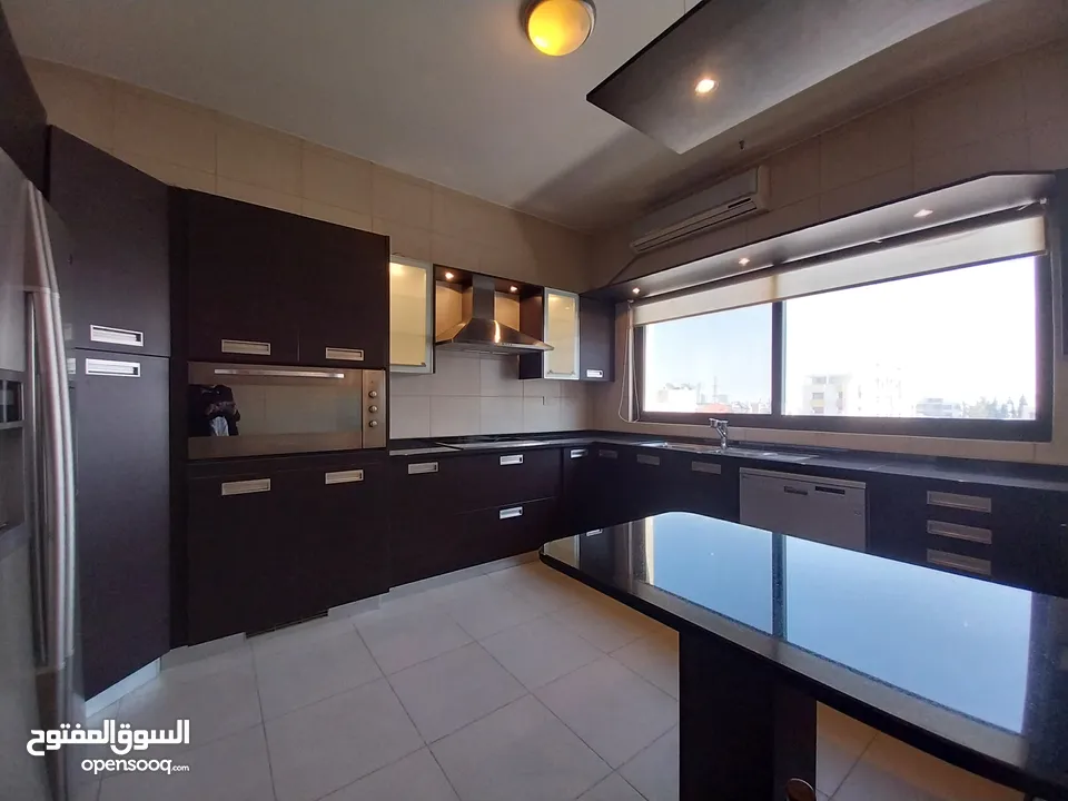شقة للايجار في الدوار الرابع  ( Property 36778 )-175064163