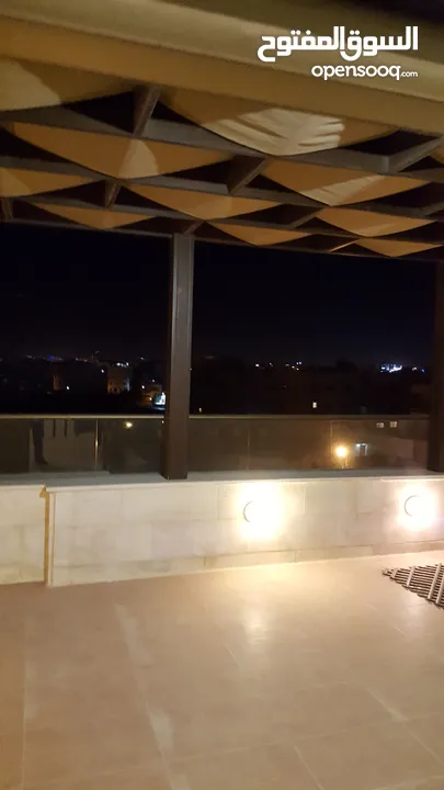شقه مع روف مميزه للبيع