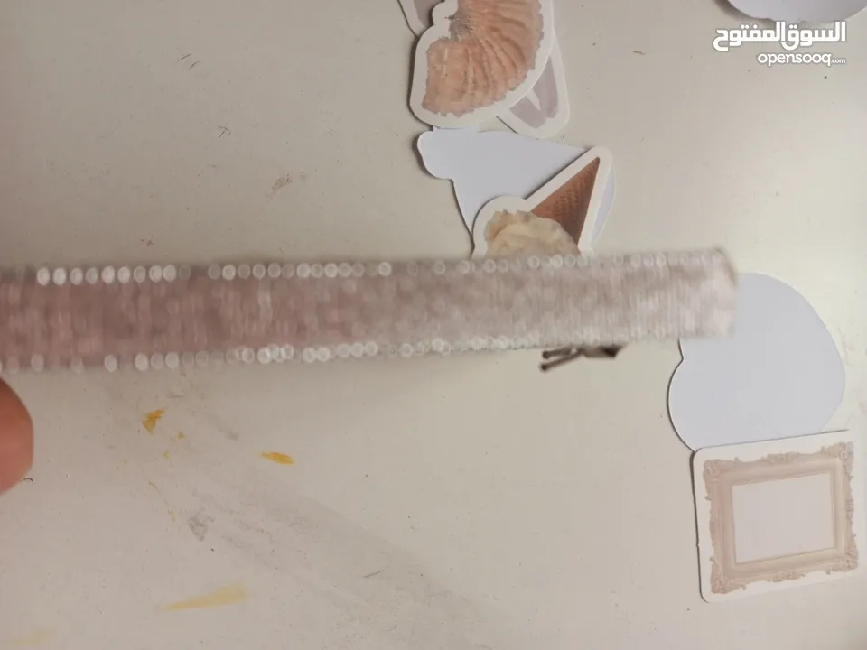 لوحه تطريز صغيرة حلوة و مرتبه Handmade معها ستيكرز هديه