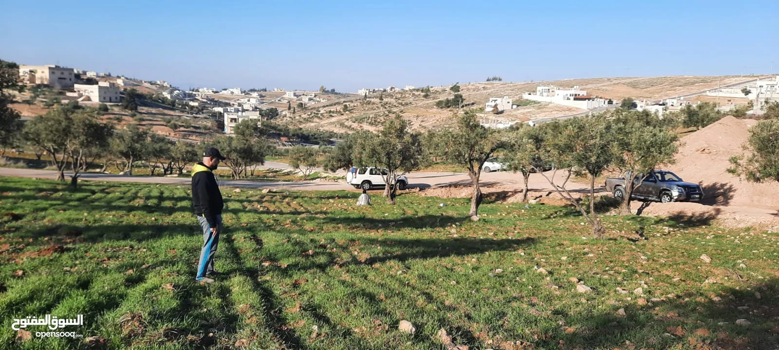 بسم الله الرحمن الرحيم  ارض للبيع في رجم شوف بالقرب من شفابدران مساحه 850م2 على شارعين جميع الخدمات