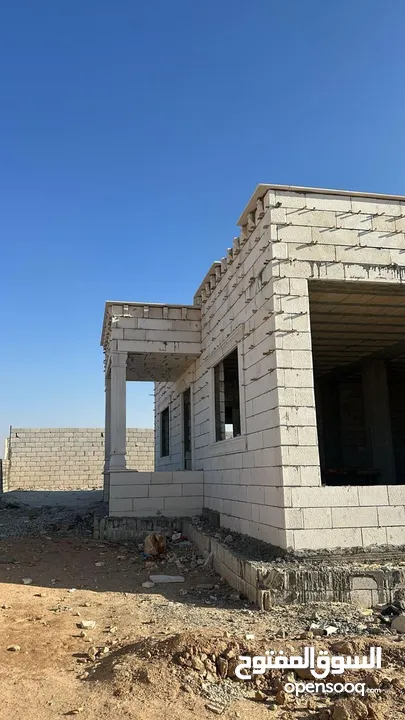 بيت مستقل للبيع في الذهيبه الشرقيه ق التشطيب أربع واجهات حجر مساحه البناء 220 متر